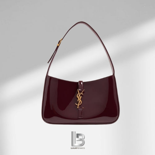 Saint Laurent le 5 à 7 in patent leather