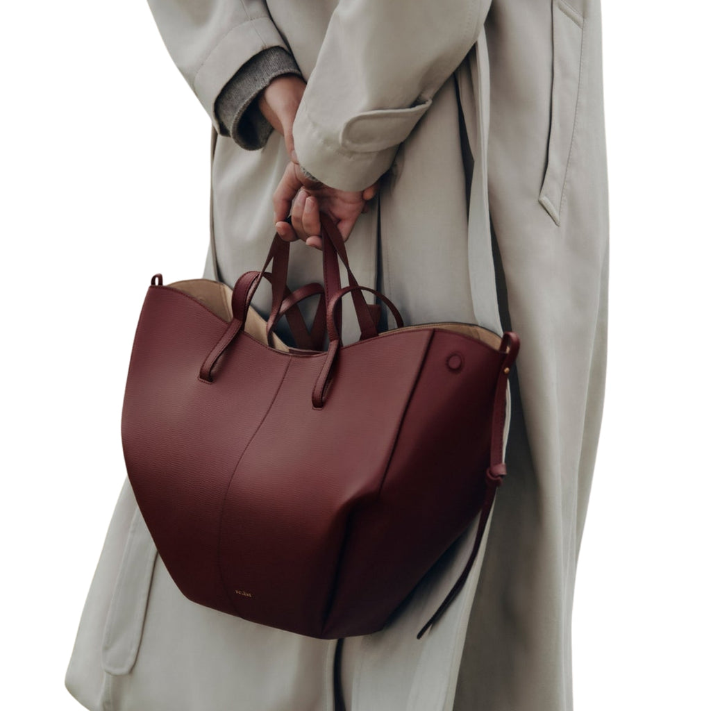 Polène Cyme Tote in textured black cherry – detail
