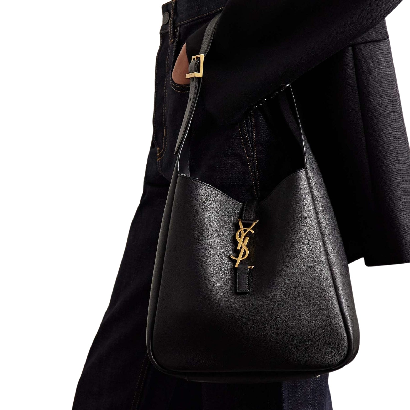 Saint Laurent Le 5 à 7 Small in black gold – styled detail