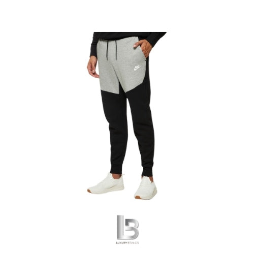 Nike Sportswear Tech Fleece Pants – detail view