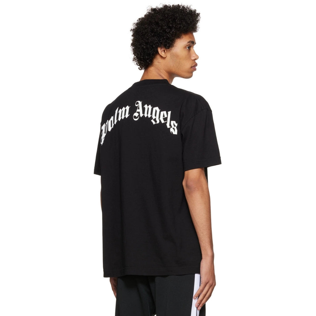 Bear T-shirt in black – styled view