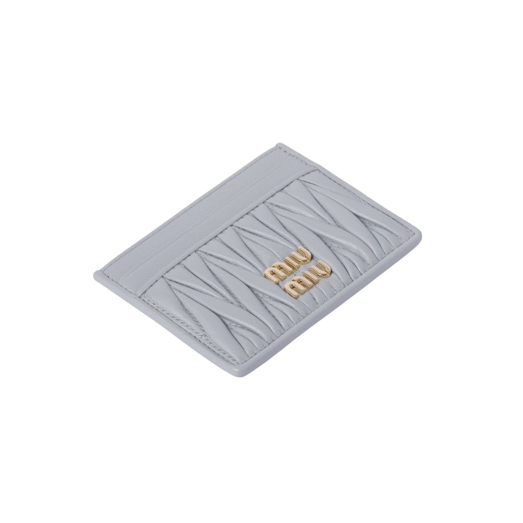 Miu Miu Card Holder in pearl grey matelassé – detail view